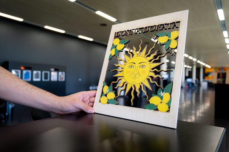 Stampa Digitale su Legno: Guida alla Tecnologia UV LED